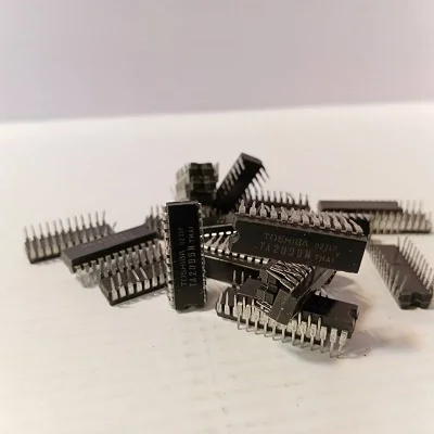 آی سی توشیبا مدل TA2099N